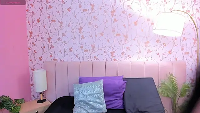 ariannaliss online show from October 6, 2025, 12:17 pm