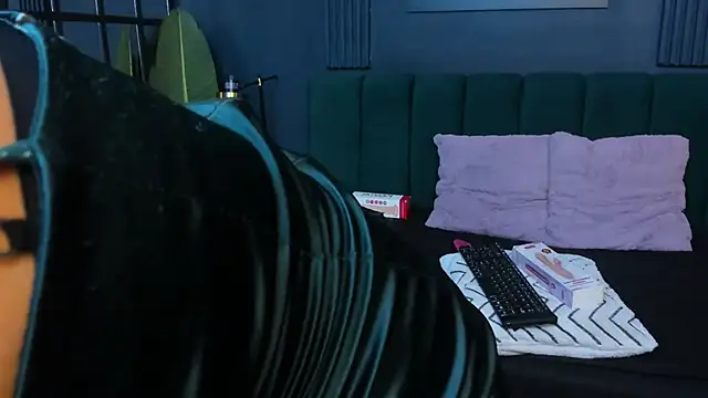 ariannaliss online show from September 23, 2025, 6:48 pm