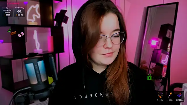 nika-still online show from December 15, 2025, 8:58 pm