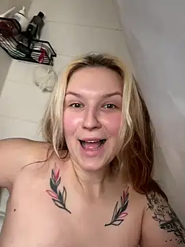 Snapshot of EileenKenner chatting on February 2, 2026, 7:24 pm EileenKenner online show from February 2, 2026, 7:24 pm