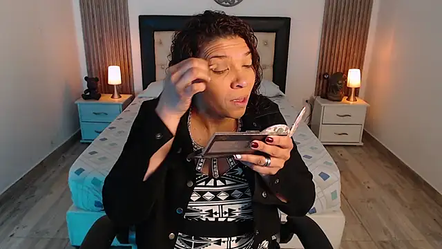 Snapshot of Serena_Houstonn chatting on November 13, 2025, 11:14 am Serena Houstonn online show from November 13, 2025, 11:14 am