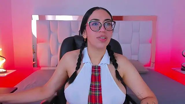 Snapshot of Camille_Juicy chatting on September 26, 2025, 12:45 pm Camille Juicy online show from September 26, 2025, 12:45 pm