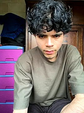 Axel-Mejia online show from November 6, 2025, 1:48 pm