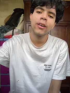 Axel-Mejia online show from April 9, 2026, 1:06 pm