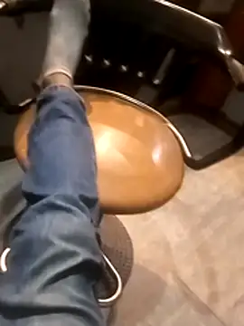 Snapshot of vergonvenco chatting on November 9, 2025, 8:40 am vergonvenco online show from November 9, 2025, 8:40 am