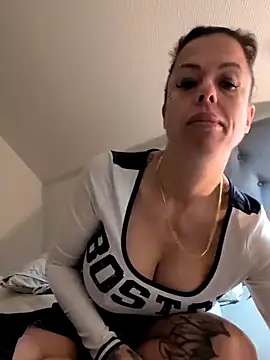 Snapshot of sexygilf82 chatting on November 27, 2025, 12:11 am sexygilf82 online show from November 27, 2025, 12:11 am