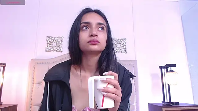 Snapshot of Leilani- chatting on October 20, 2025, 11:11 am Leilani- online show from October 20, 2025, 11:11 am