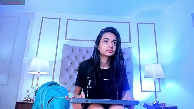 Snapshot of Leilani- chatting on September 16, 2025, 12:06 pm Leilani- online show from September 16, 2025, 12:06 pm