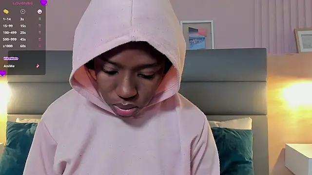  emma willliams  online show from October 21, 2025, 1:43 pm