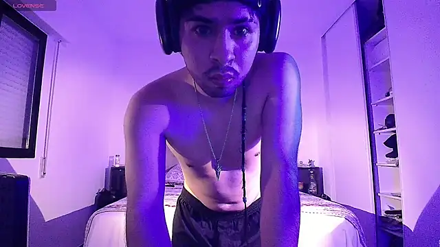 Snapshot of Dimax_xxx chatting on October 18, 2025, 7:27 pm Dimax xxx online show from October 18, 2025, 7:27 pm