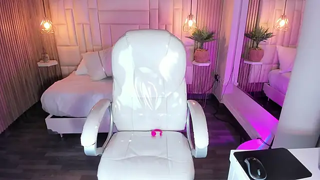 Snapshot of DulceGreem chatting on October 20, 2025, 11:55 am DulceGreem online show from October 20, 2025, 11:55 am