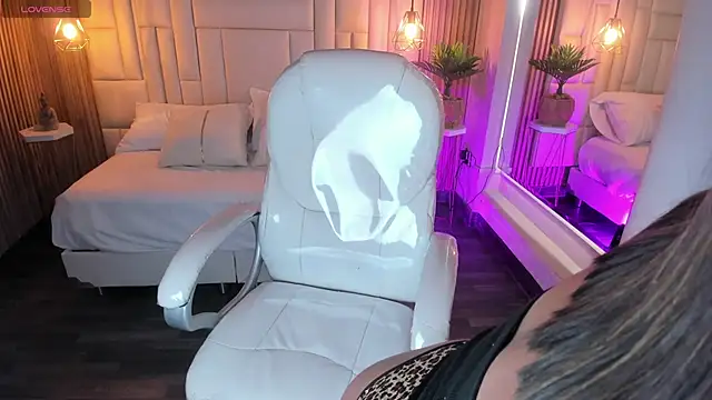 Snapshot of DulceGreem chatting on September 24, 2025, 11:39 am DulceGreem online show from September 24, 2025, 11:39 am