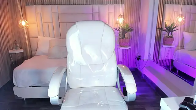 Snapshot of DulceGreem chatting on September 16, 2025, 11:22 am DulceGreem online show from September 16, 2025, 11:22 am