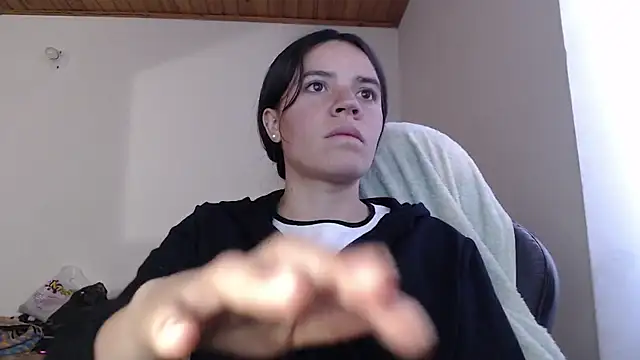 Snapshot of Skylar_Serenity chatting on December 15, 2025, 8:14 pm Skylar Serenity online show from December 15, 2025, 8:14 pm