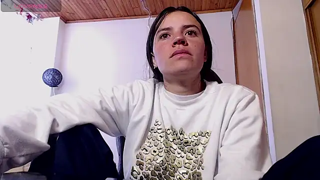 Snapshot of Skylar_Serenity chatting on October 28, 2025, 7:35 pm Skylar Serenity online show from October 28, 2025, 7:35 pm