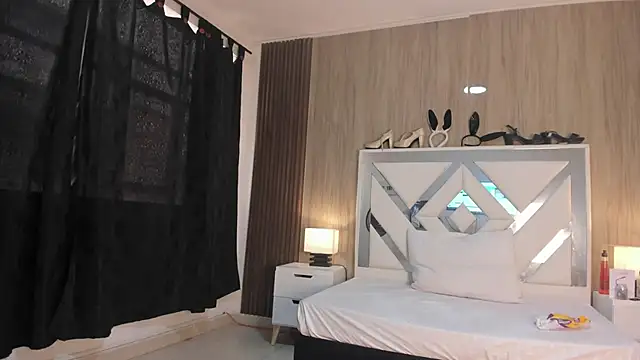 VanessaHard as online show from December 2, 2025, 7:48 pm