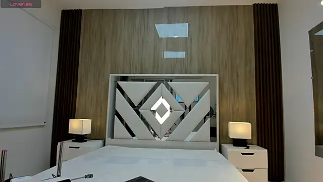 VanessaHard as online show from April 21, 2026, 8:04 pm