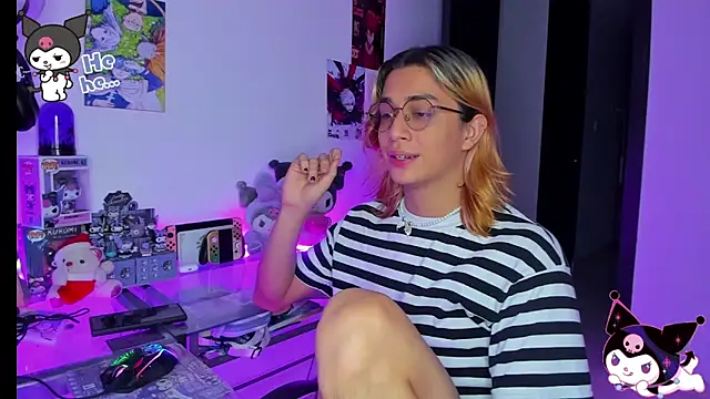 KeitaMoon online show from November 4, 2025, 10:35 pm