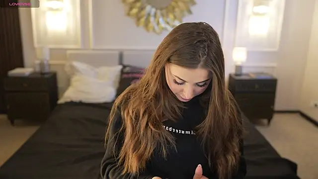 Luna secretgirl online show from February 9, 2026, 8:12 am