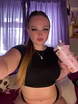 Snapshot of SexySashaxox chatting on May 18, 2026, 2:33 pm SexySashaxox online show from May 18, 2026, 2:33 pm
