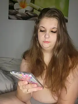 Snapshot of LioEst@xh chatting on October 17, 2025, 8:39 am LioEstxh online show from October 17, 2025, 8:39 am