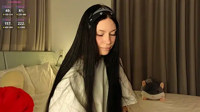 Snapshot of Alice_1n_Wonderland_ chatting on November 8, 2025, 6:11 pm Alice 1n Wonderland online show from November 8, 2025, 6:11 pm