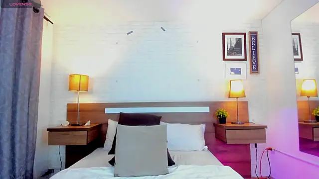 Snapshot of JenniferAuriston chatting on November 3, 2025, 8:23 pm JenniferAuriston online show from November 3, 2025, 8:23 pm