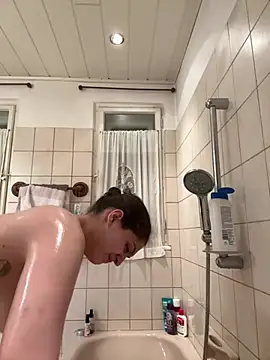 Snapshot of DreamThickCouple chatting on March 10, 2026, 10:14 pm DreamThickCouple online show from March 10, 2026, 10:14 pm