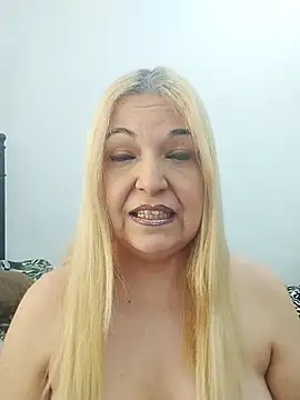 Snapshot of MarielaFerrer chatting on December 3, 2025, 2:27 pm MarielaFerrer online show from December 3, 2025, 2:27 pm