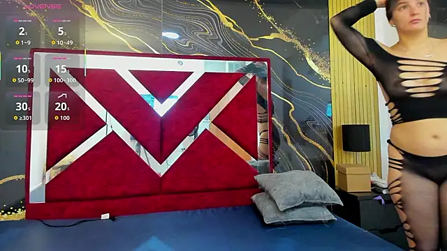 VioletRose as online show from February 16, 2026, 8:07 pm