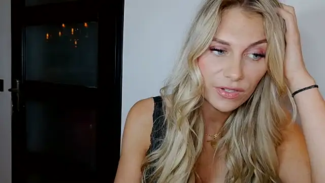 Snapshot of Melody1600 chatting on September 25, 2025, 8:37 pm Melody1600 online show from September 25, 2025, 8:37 pm