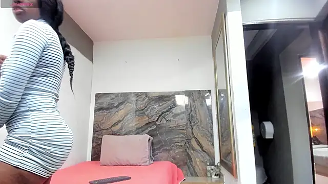 Snapshot of Kristel_05 chatting on November 26, 2025, 11:43 am Kristel 05 online show from November 26, 2025, 11:43 am