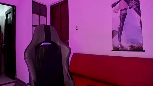 Nix Girl online show from September 17, 2025, 5:20 am