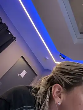 toomuchofafreak online show from March 5, 2026, 7:16 am