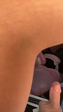 Snapshot of Carsonroberrt chatting on November 8, 2025, 11:25 am Carsonroberrt online show from November 8, 2025, 11:25 am