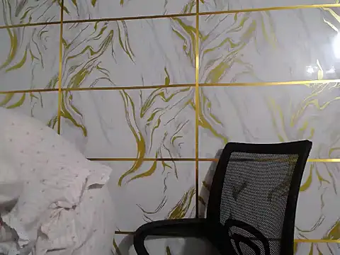 Snapshot of Lyzizi_lovely09 chatting on November 22, 2025, 12:32 am Lyzizi lovely09 online show from November 22, 2025, 12:32 am