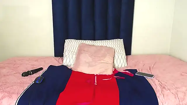 Pinkdollyg online show from April 14, 2026, 4:50 am