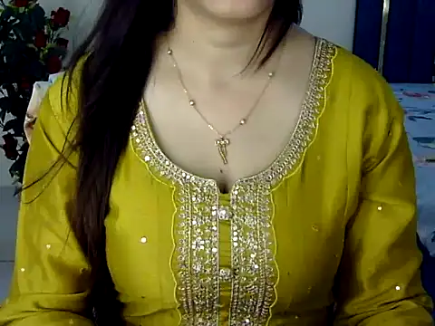 Rumi cute online show from April 19, 2026, 12:17 pm