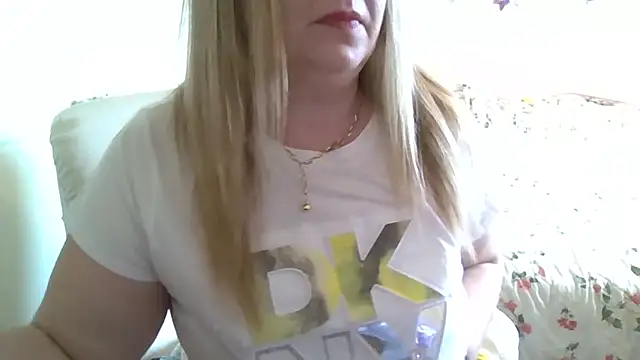 Snapshot of arianamodel4you chatting on November 27, 2025, 12:49 pm arianamodel4you online show from November 27, 2025, 12:49 pm