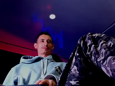 Damartinez27 online show from September 27, 2025, 5:24 am