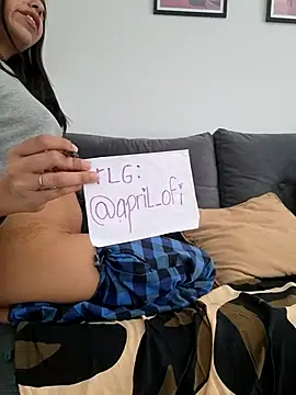 missapril0101 online show from April 22, 2026, 5:31 pm