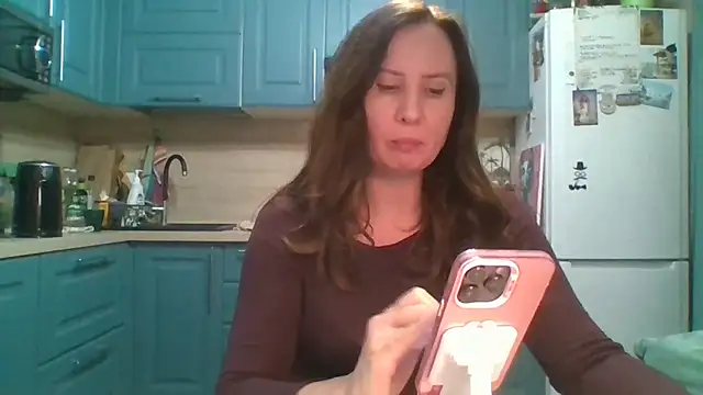 ALICAINWONDERLAND online show from April 19, 2026, 5:36 pm