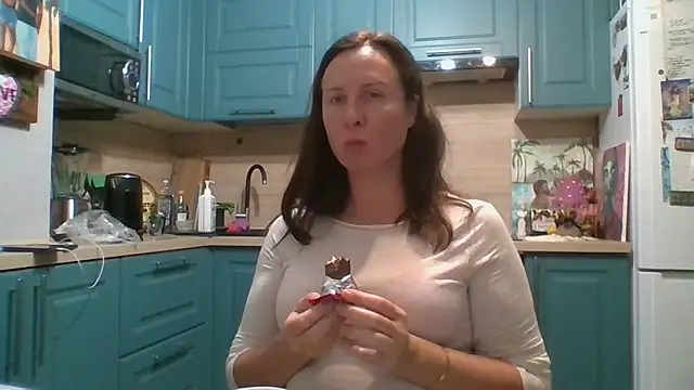 Snapshot of ALICAINWONDERLAND chatting on October 31, 2025, 2:35 pm ALICAINWONDERLAND online show from October 31, 2025, 2:35 pm