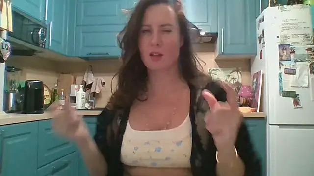 Snapshot of ALICAINWONDERLAND chatting on November 26, 2025, 5:24 pm ALICAINWONDERLAND online show from November 26, 2025, 5:24 pm