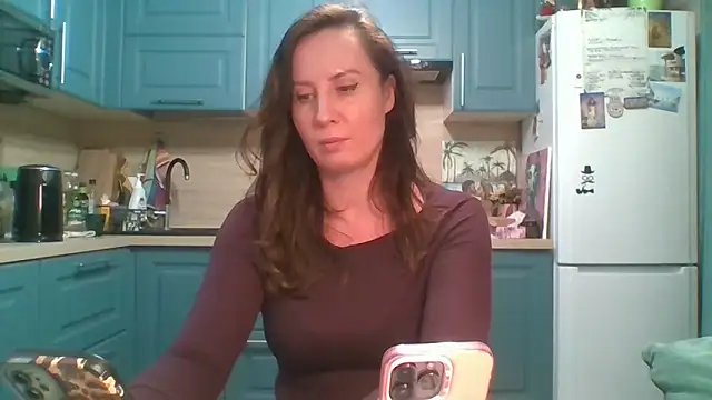 ALICAINWONDERLAND online show from April 19, 2026, 6:10 pm