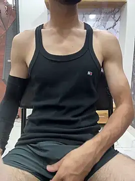 coupleyug online show from April 18, 2026, 5:04 pm