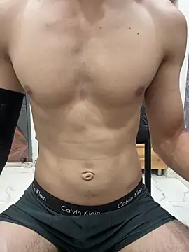 coupleyug online show from April 18, 2026, 7:07 pm