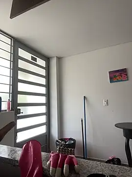 larsonbeverly online show from December 18, 2025, 7:07 pm