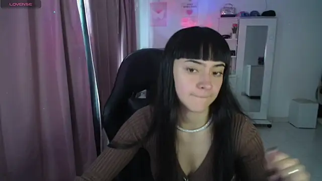 Snapshot of violetta_blackk chatting on April 23, 2026, 5:14 pm violetta blackk online show from April 23, 2026, 5:14 pm