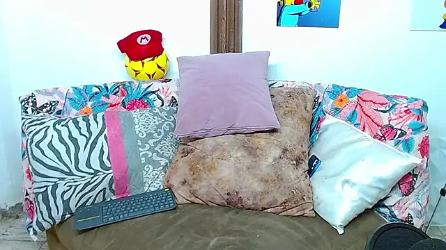 elfernh online show from October 18, 2025, 5:42 am